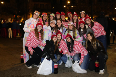 Fotos de los disfraces de Nochevieja 2025 en Pamplona.