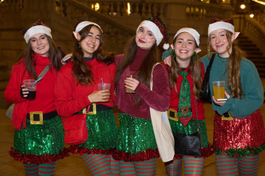 Fotos de los disfraces de Nochevieja 2025 en Pamplona.