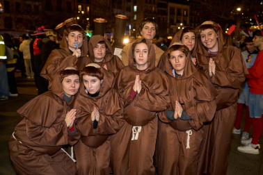 Fotos de los disfraces de Nochevieja 2025 en Pamplona.