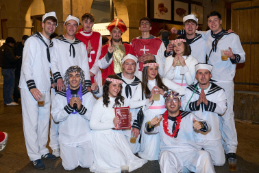 Fotos de los disfraces de Nochevieja 2025 en Pamplona.