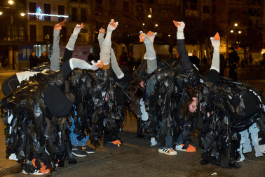 Fotos de los disfraces de Nochevieja 2025 en Pamplona.