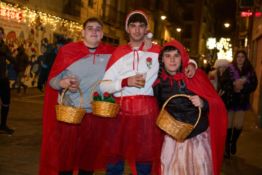 Fotos de los disfraces de Nochevieja 2025 en Pamplona.