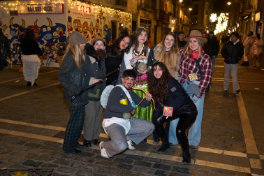 Fotos de los disfraces de Nochevieja 2025 en Pamplona.