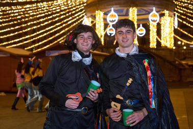 Fotos de los disfraces de Nochevieja 2025 en Pamplona.