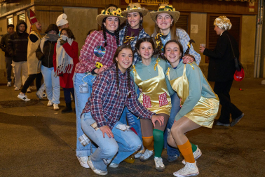 Fotos de los disfraces de Nochevieja 2025 en Pamplona.