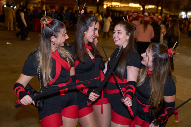 Fotos de los disfraces de Nochevieja 2025 en Pamplona.