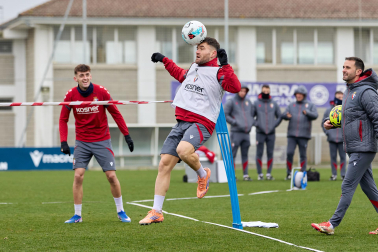 Fotos del primer entrenamiento del año de Osasuna en Tajonar.
