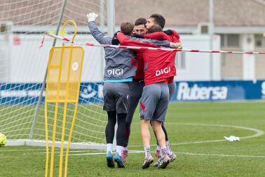 Fotos del primer entrenamiento del año de Osasuna en Tajonar.