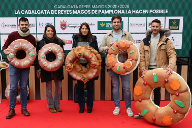 El jurado del XXI Concurso de roscón de Reyes. Desde la izda.: Miguel Rubio, Cristina Losada, Marisol García, Fernando Munárriz y Richard García