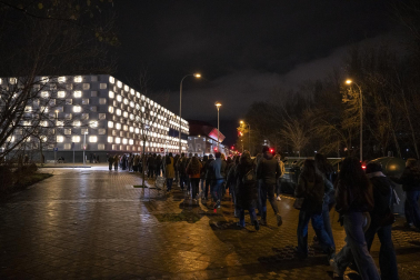 *A: Irati Aizpurua San Román *F: 03-01-26 *T: Ambiente previo al concierto de Amaia. *L: Navarra Arena, Pamplona.