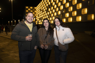 *A: Irati Aizpurua San Román *F: 03-01-26 *T: Ambiente previo al concierto de Amaia. *L: Navarra Arena, Pamplona.
