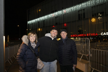 *A: Irati Aizpurua San Román *F: 03-01-26 *T: Ambiente previo al concierto de Amaia. *L: Navarra Arena, Pamplona.