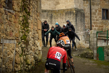 Fotos del VI Memorial Benigno Mendia, campeonato navarro de ciclocross en Urdiáin