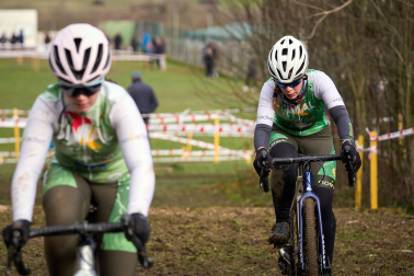Fotos del VI Memorial Benigno Mendia, campeonato navarro de ciclocross en Urdiáin