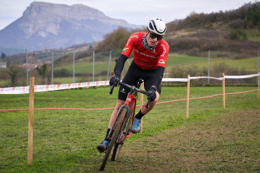 Fotos del VI Memorial Benigno Mendia, campeonato navarro de ciclocross en Urdiáin