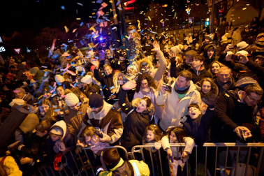 Pamplona volvió a llenarse de colorido, magia e ilusión con el paso de la Cabalgata de SS MM los Reyes Magos de Oriente este lunes, 5 de enero