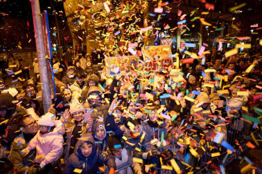 Pamplona volvió a llenarse de colorido, magia e ilusión con el paso de la Cabalgata de SS MM los Reyes Magos de Oriente este lunes, 5 de enero