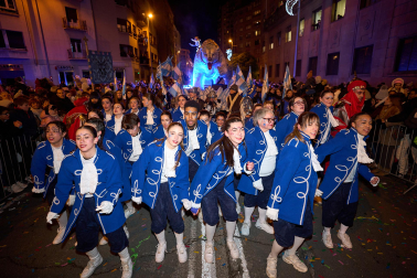 Pamplona volvió a llenarse de colorido, magia e ilusión con el paso de la Cabalgata de SS MM los Reyes Magos de Oriente este lunes, 5 de enero