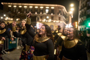Pamplona volvió a llenarse de colorido, magia e ilusión con el paso de la Cabalgata de SS MM los Reyes Magos de Oriente este lunes, 5 de enero