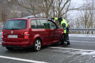 Fotos del temporal de nieve en la A-15 y la A-10