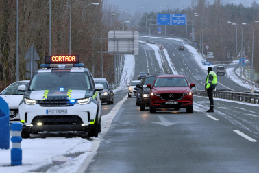 Fotos del temporal de nieve en la A-15 y la A-10