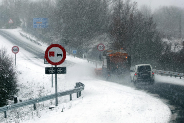 Fotos del temporal de nieve en la A-15 y la A-10