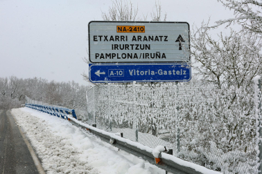 Fotos del temporal de nieve en la A-15 y la A-10