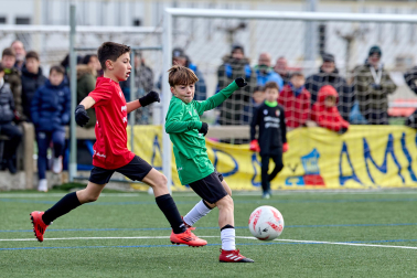 Partidos de las finales de consolación, mixta y femenina del Torneo Interescolar de Tajonar 2025 con la entrega de trofeos y premios