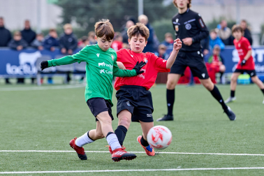 Partidos de las finales de consolación, mixta y femenina del Torneo Interescolar de Tajonar 2025 con la entrega de trofeos y premios