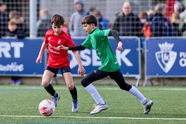 Partidos de las finales de consolación, mixta y femenina del Torneo Interescolar de Tajonar 2025 con la entrega de trofeos y premios