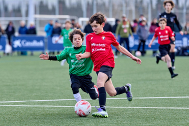 Partidos de las finales de consolación, mixta y femenina del Torneo Interescolar de Tajonar 2025 con la entrega de trofeos y premios