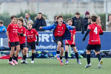 Partidos de las finales de consolación, mixta y femenina del Torneo Interescolar de Tajonar 2025 con la entrega de trofeos y premios