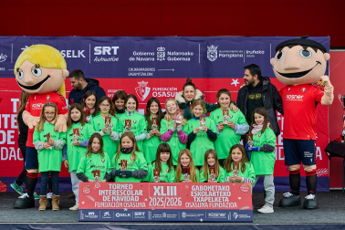 Partidos de las finales de consolación, mixta y femenina del Torneo Interescolar de Tajonar 2025 con la entrega de trofeos y premios