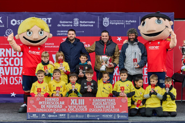 Partidos de las finales de consolación, mixta y femenina del Torneo Interescolar de Tajonar 2025 con la entrega de trofeos y premios