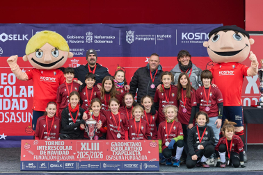 Partidos de las finales de consolación, mixta y femenina del Torneo Interescolar de Tajonar 2025 con la entrega de trofeos y premios