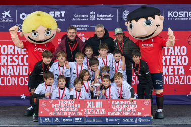 Partidos de las finales de consolación, mixta y femenina del Torneo Interescolar de Tajonar 2025 con la entrega de trofeos y premios