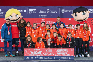 Partidos de las finales de consolación, mixta y femenina del Torneo Interescolar de Tajonar 2025 con la entrega de trofeos y premios