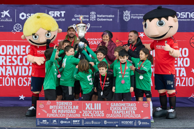 Partidos de las finales de consolación, mixta y femenina del Torneo Interescolar de Tajonar 2025 con la entrega de trofeos y premios