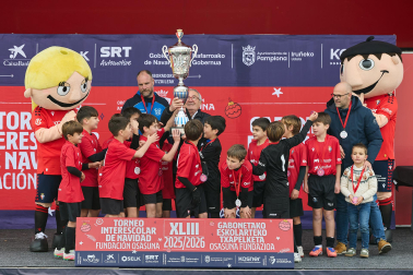 Partidos de las finales de consolación, mixta y femenina del Torneo Interescolar de Tajonar 2025 con la entrega de trofeos y premios