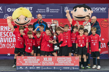 Partidos de las finales de consolación, mixta y femenina del Torneo Interescolar de Tajonar 2025 con la entrega de trofeos y premios