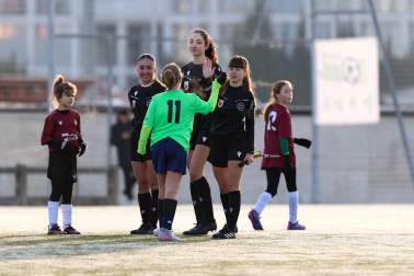 Partidos de las finales de consolación, mixta y femenina del Torneo Interescolar de Tajonar 2025 con la entrega de trofeos y premios