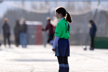 Partidos de las finales de consolación, mixta y femenina del Torneo Interescolar de Tajonar 2025 con la entrega de trofeos y premios