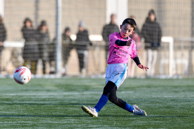 Partidos de las finales de consolación, mixta y femenina del Torneo Interescolar de Tajonar 2025 con la entrega de trofeos y premios