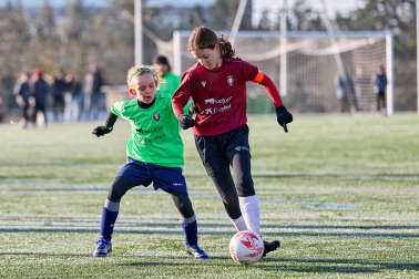 Partidos de las finales de consolación, mixta y femenina del Torneo Interescolar de Tajonar 2025 con la entrega de trofeos y premios