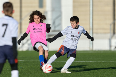 Partidos de las finales de consolación, mixta y femenina del Torneo Interescolar de Tajonar 2025 con la entrega de trofeos y premios