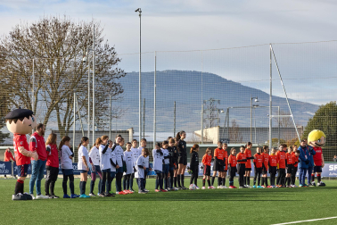 Partidos de las finales de consolación, mixta y femenina del Torneo Interescolar de Tajonar 2025 con la entrega de trofeos y premios