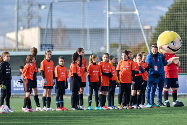 Partidos de las finales de consolación, mixta y femenina del Torneo Interescolar de Tajonar 2025 con la entrega de trofeos y premios