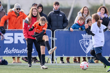 Partidos de las finales de consolación, mixta y femenina del Torneo Interescolar de Tajonar 2025 con la entrega de trofeos y premios