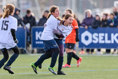 Partidos de las finales de consolación, mixta y femenina del Torneo Interescolar de Tajonar 2025 con la entrega de trofeos y premios