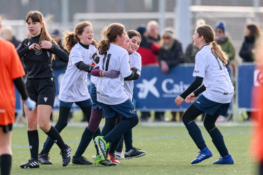 Partidos de las finales de consolación, mixta y femenina del Torneo Interescolar de Tajonar 2025 con la entrega de trofeos y premios
